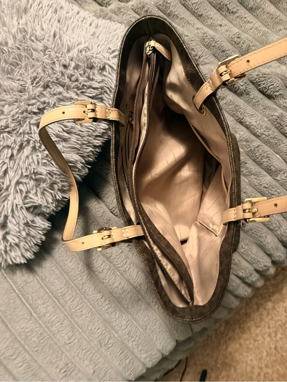 Michael Kors Brown Jet Set Tote - Picture 2 of 3